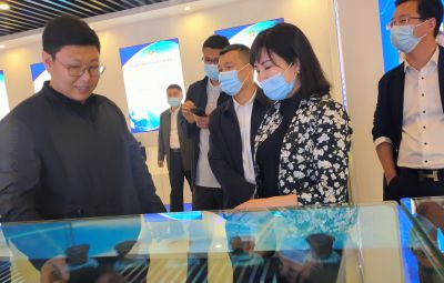 市政協(xié)副主席、市工商聯(lián)主席唐世云到寶泰隆走訪調(diào)研